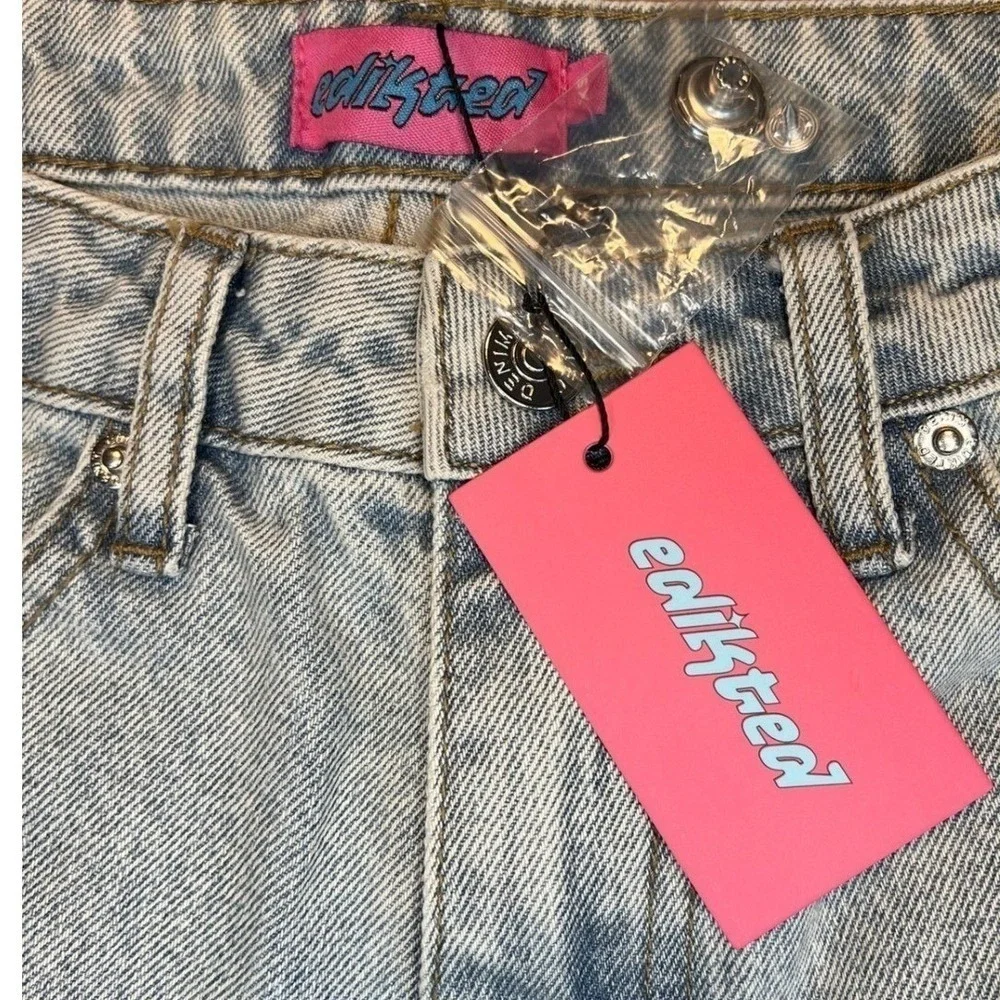 NWT Edikted High Waisted Boyfriend Jeans, Distressed Light Wash, Size XS - Picture 8 of 11